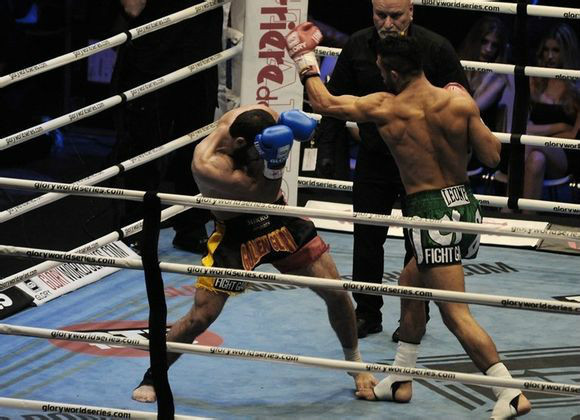 泰拳选手激战Glory荣耀格斗