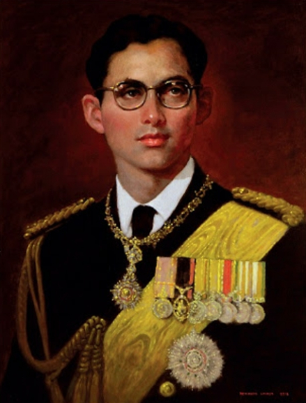 普密蓬·阿杜德国王的画像