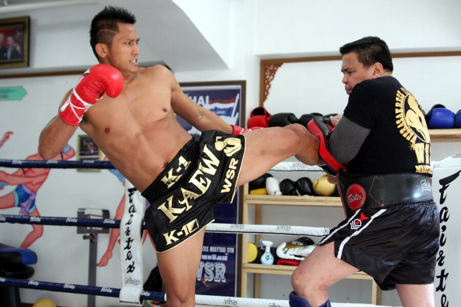 泰拳训练：击靶