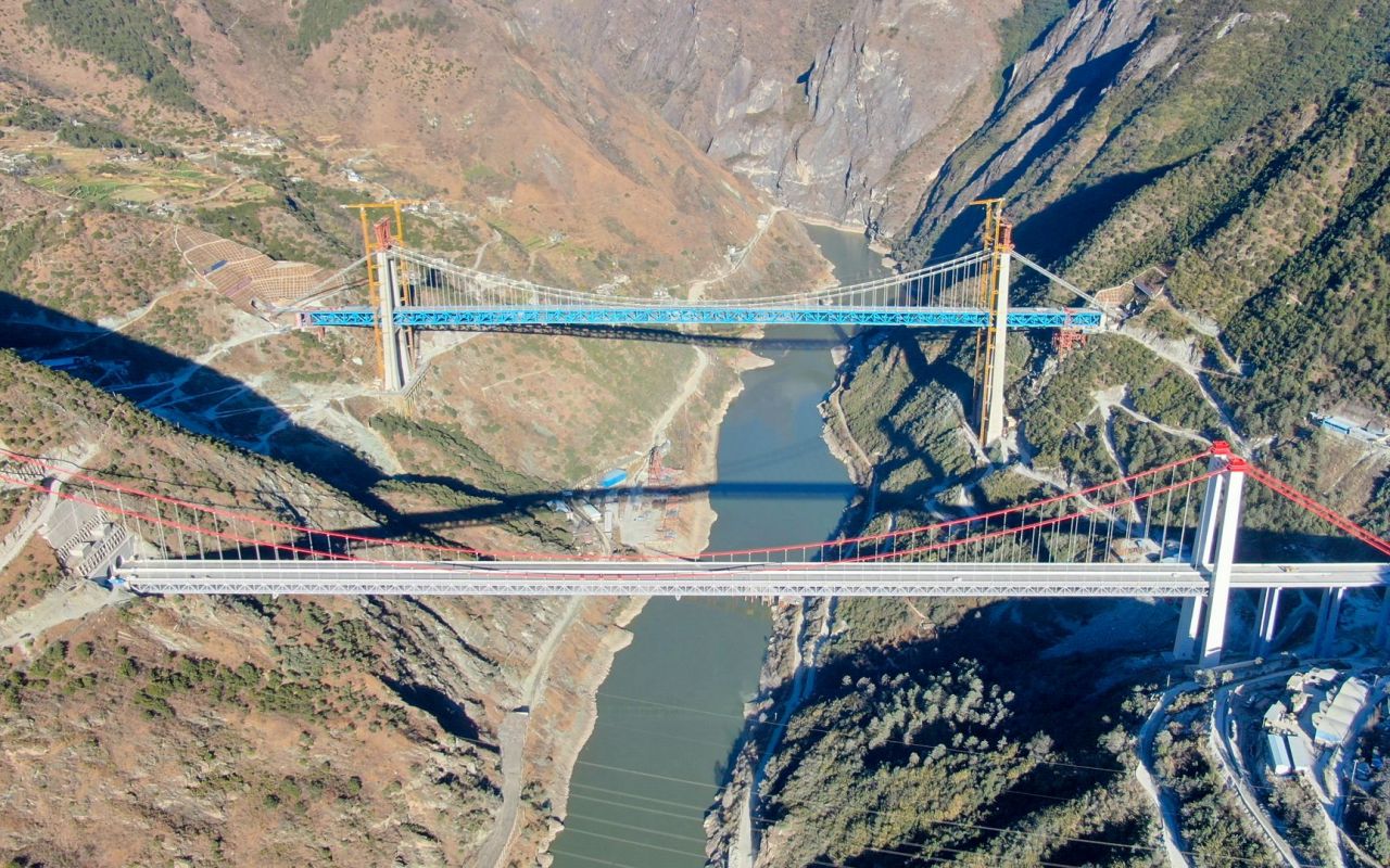 滇藏铁路虎跳峡金沙江铁路大桥