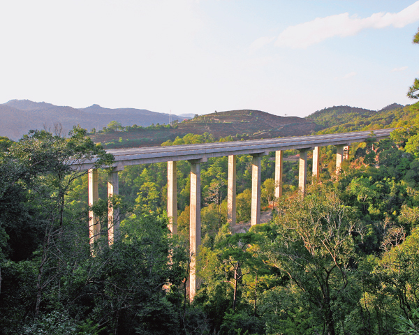 云南思茅至小勐养高速公路