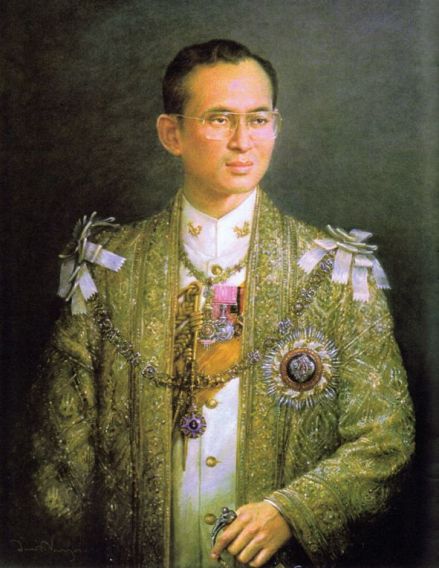 普密蓬·阿杜德国王