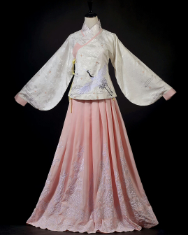 汉服袄裙