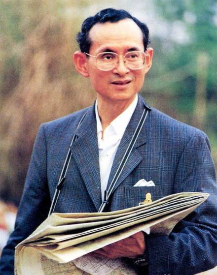 心系群众、广受爱戴的普密蓬·阿杜德国王