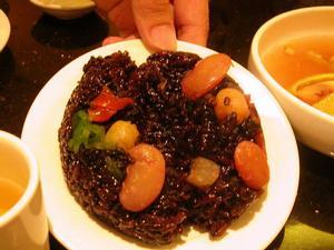 云南美食紫米八宝饭