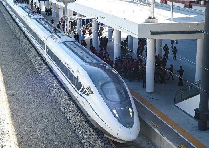 大临铁路首发列车