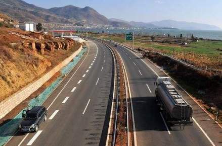 2013年12月30日，大理至丽江高速公路通车