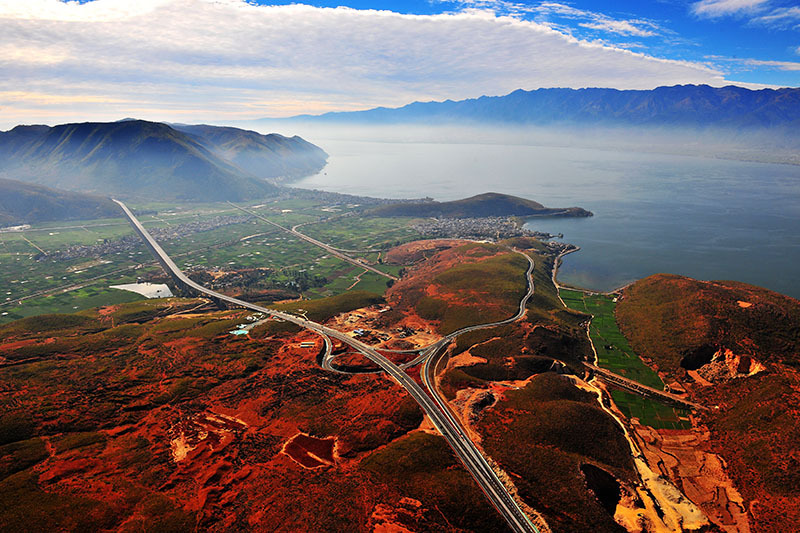 大理至丽江高速公路洱源互通立交